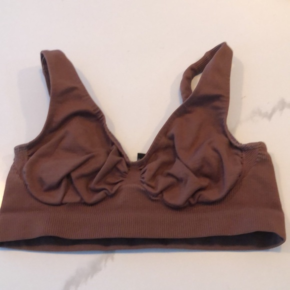 Body by Victoria Player Sports Bra · Medium support · Pull-on style - Picture 1 of 12